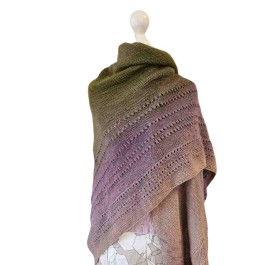 Strickset großes Dreieckstuch mit Lochmuster aus drei Poema Bobbeln