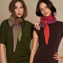 Strickset "Big Sophie Scarf" aus einem Poema Color Bobbel von Laines du Nord
