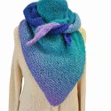 Strick-Set Dreieckstuch aus einem Poema Alpaca Bobbel mit schiefem Verlauf von Laines du Nord