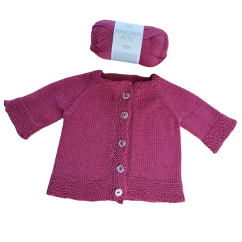 Strick-Set Babyjacke Raglan von oben aus der Mandarin Petit