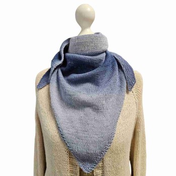 Strick-Set Dreieckstuch in glatt rechts aus 2 Bobbeln der Organic Cotton von Schulana